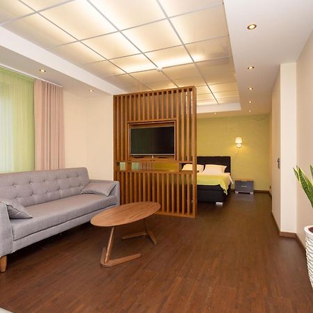 P54 Apartment Пайде Екстериор снимка